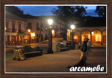 Bancas de la plaza Vasco de Quiroga