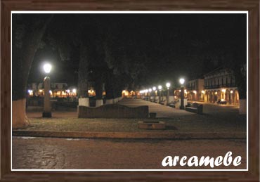 Bancas de la plaza Vasco de Quiroga