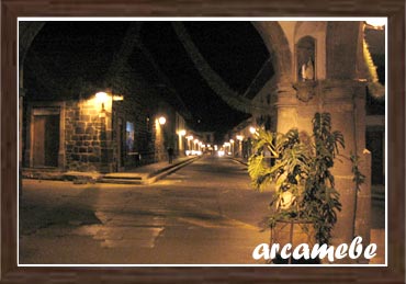 calle B. Mendoza - Pátzcuaro de Noche